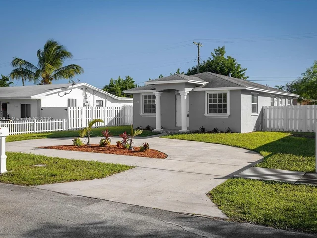 6324 Taylor St, Hollywood FL 33024