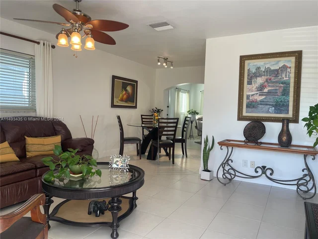 8205 NW 57th Ct, Tamarac FL 33321