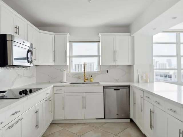 2750 NE 183rd St # 2202, Aventura FL 33160