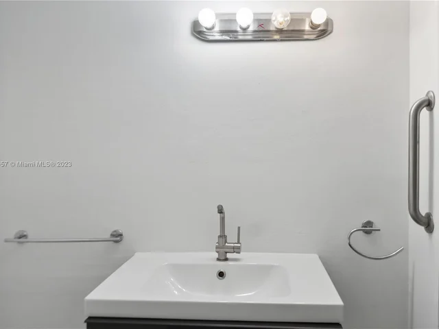 2750 NE 183rd St # 2202, Aventura FL 33160