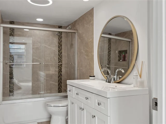 2750 NE 183rd St # 2202, Aventura FL 33160