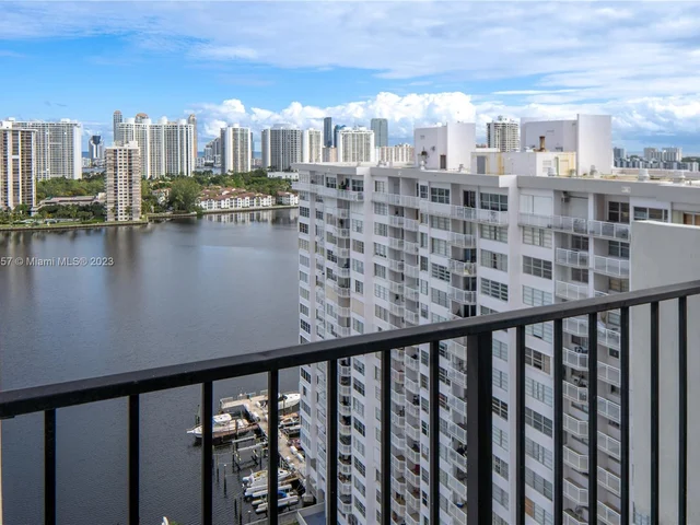 2750 NE 183rd St # 2202, Aventura FL 33160