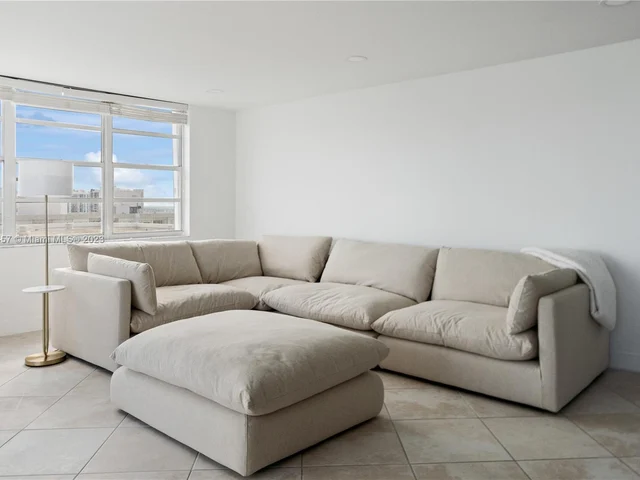 2750 NE 183rd St # 2202, Aventura FL 33160