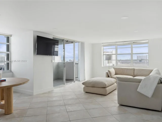 2750 NE 183rd St # 2202, Aventura FL 33160