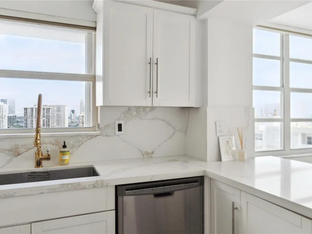 2750 NE 183rd St # 2202, Aventura FL 33160