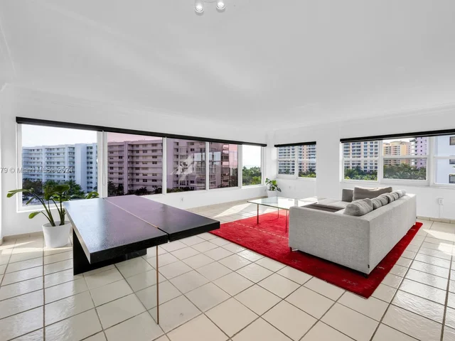 590 Ocean Dr # 8C, Key Biscayne FL 33149
