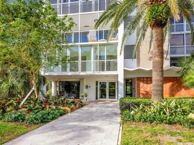 590 Ocean Dr # 8C, Key Biscayne FL 33149