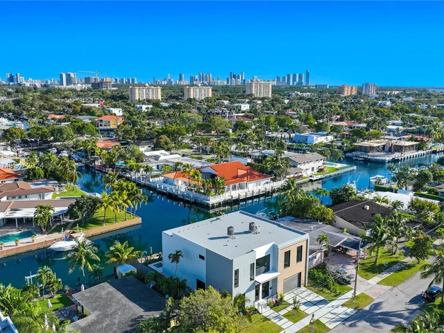 1925 N Hibiscus Dr, North Miami FL 33181