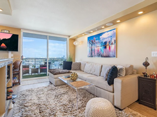 1688 West Ave # 1105, Miami Beach FL 33139