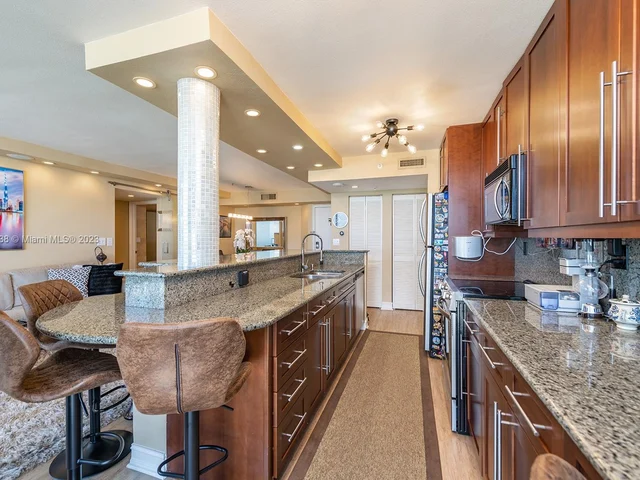 1688 West Ave # 1105, Miami Beach FL 33139