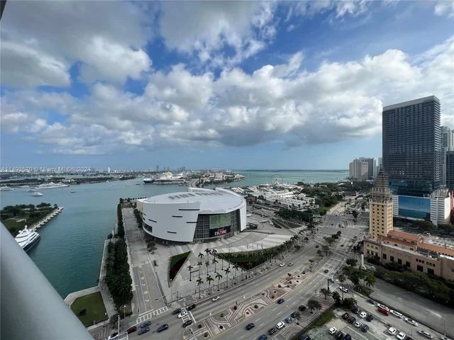 888 Biscayne Blvd # 2601, Miami FL 33132