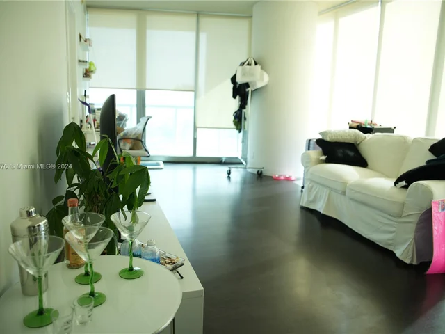 888 Biscayne Blvd # 2601, Miami FL 33132