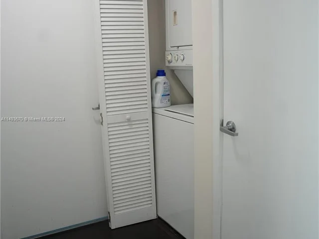 888 Biscayne Blvd # 2601, Miami FL 33132