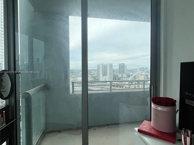 888 Biscayne Blvd # 2601, Miami FL 33132