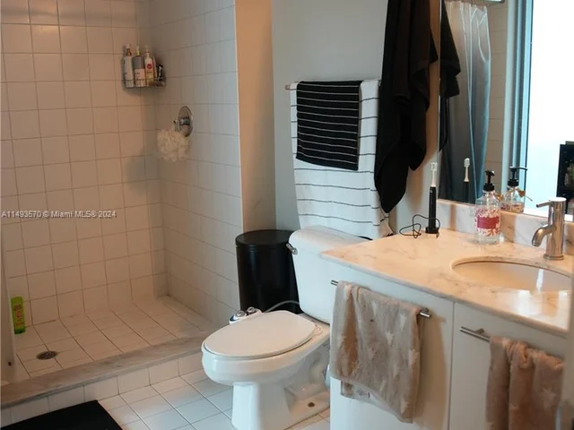 888 Biscayne Blvd # 2601, Miami FL 33132