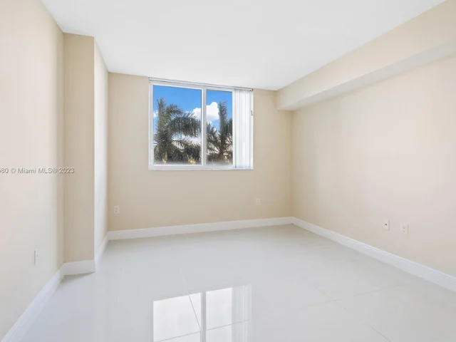 1861 NW S River Dr # A10, Miami FL 33125