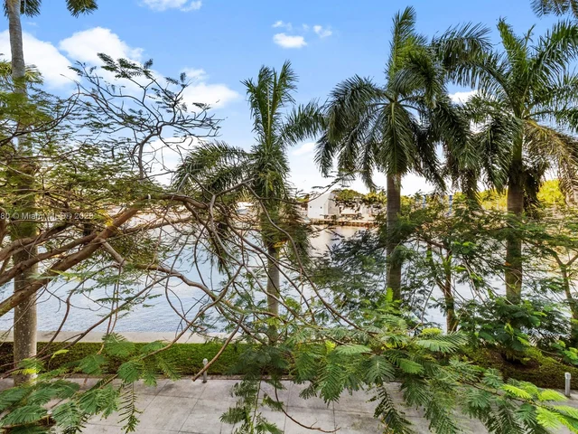 1861 NW S River Dr # A10, Miami FL 33125