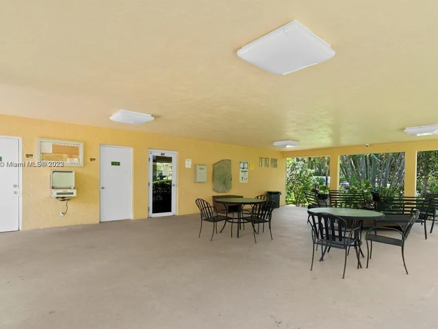 5174 NE 6th Ave # 526, Oakland Park FL 33334