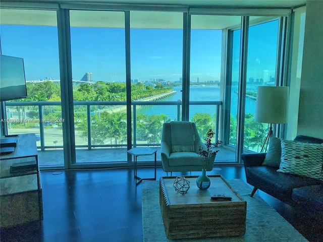 888 Biscayne Blvd # 709, Miami FL 33132