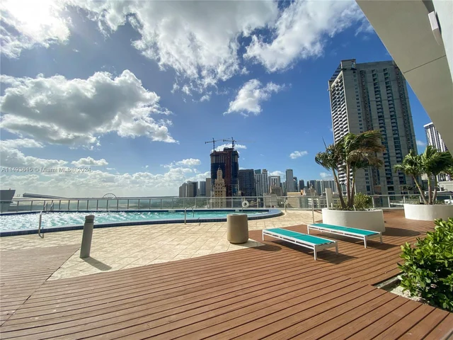 888 Biscayne Blvd # 1012, Miami FL 33132