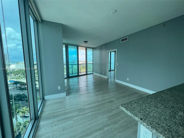 888 Biscayne Blvd # 1012, Miami FL 33132