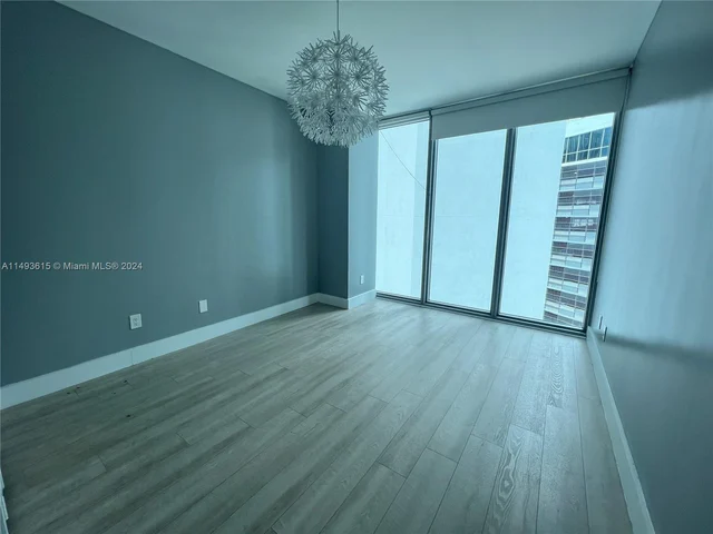 888 Biscayne Blvd # 1012, Miami FL 33132