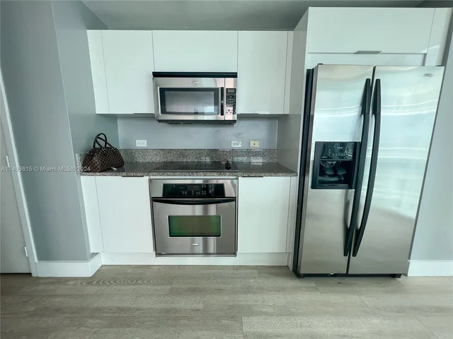 888 Biscayne Blvd # 1012, Miami FL 33132