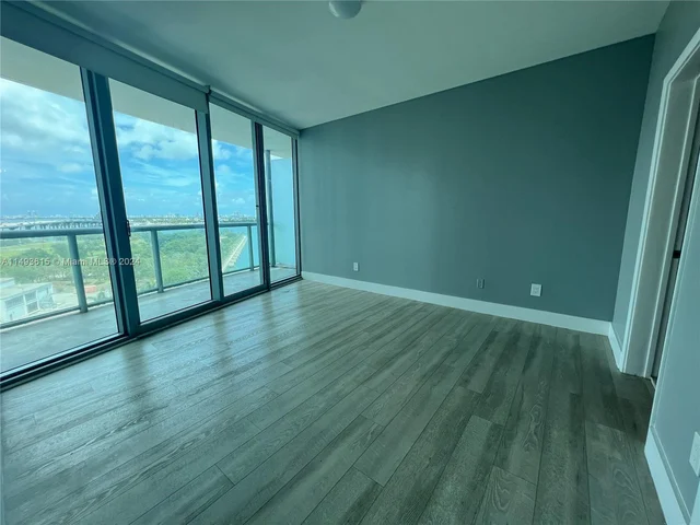 888 Biscayne Blvd # 1012, Miami FL 33132