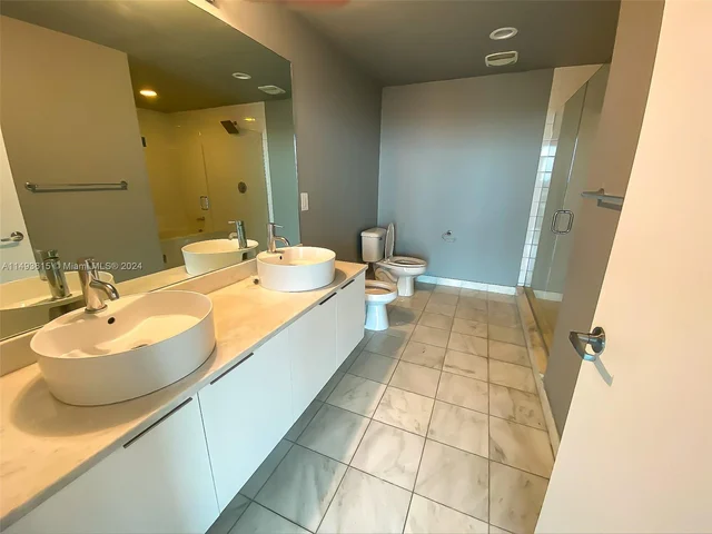 888 Biscayne Blvd # 1012, Miami FL 33132