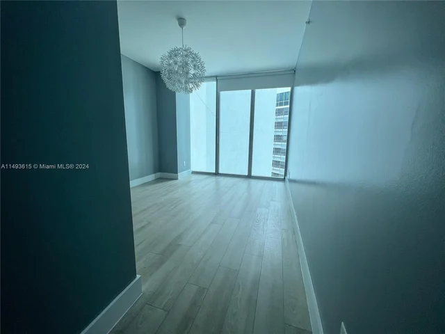 888 Biscayne Blvd # 1012, Miami FL 33132