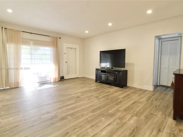 9280 Bay Harbor Ter # 6, Bay Harbor Islands FL 33154