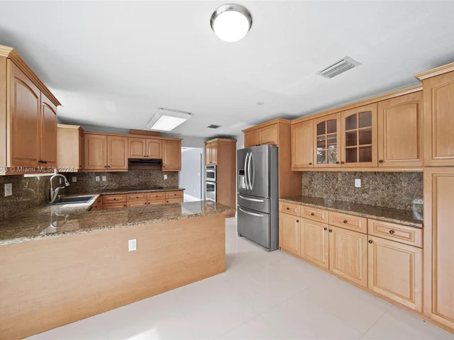 16050 SW 89th Ave Rd, Palmetto Bay FL 33157