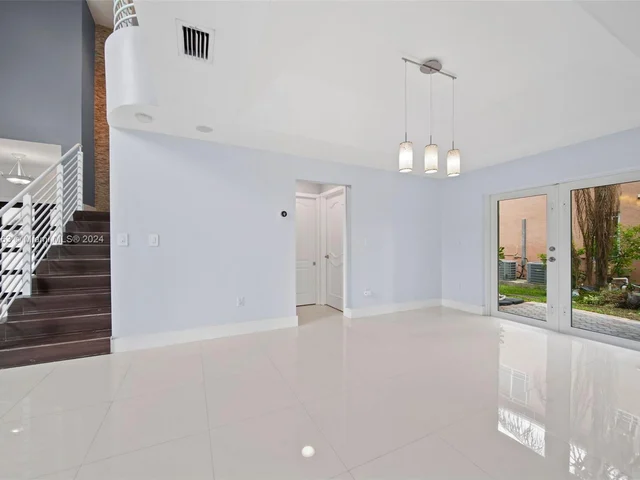 16050 SW 89th Ave Rd, Palmetto Bay FL 33157