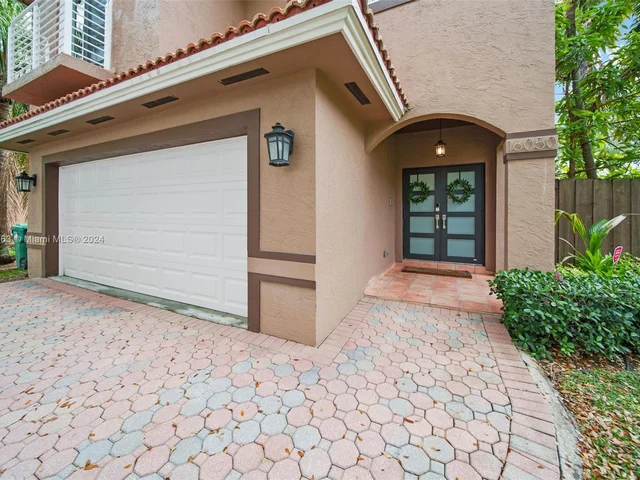 16050 SW 89th Ave Rd, Palmetto Bay FL 33157