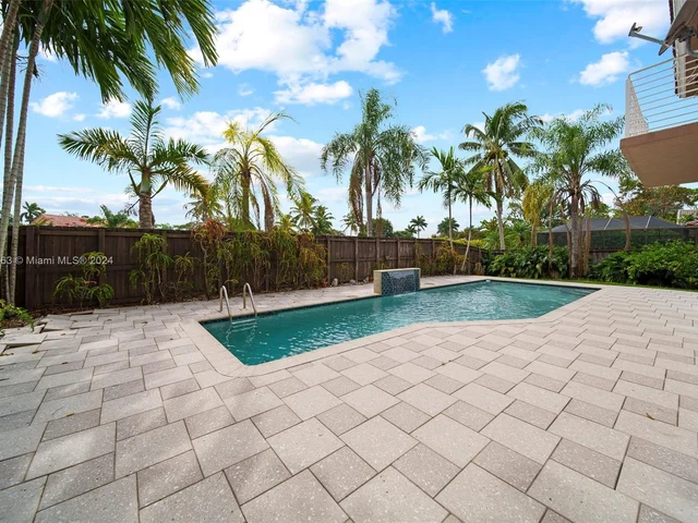 16050 SW 89th Ave Rd, Palmetto Bay FL 33157