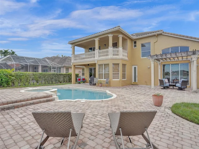 18691 SW 12th St, Pembroke Pines FL 33029