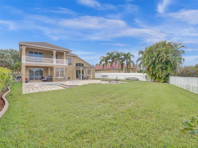 18691 SW 12th St, Pembroke Pines FL 33029