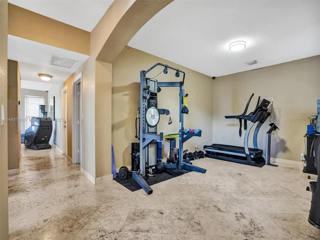 18691 SW 12th St, Pembroke Pines FL 33029