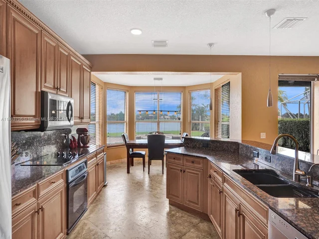 18691 SW 12th St, Pembroke Pines FL 33029