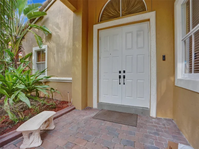 18691 SW 12th St, Pembroke Pines FL 33029