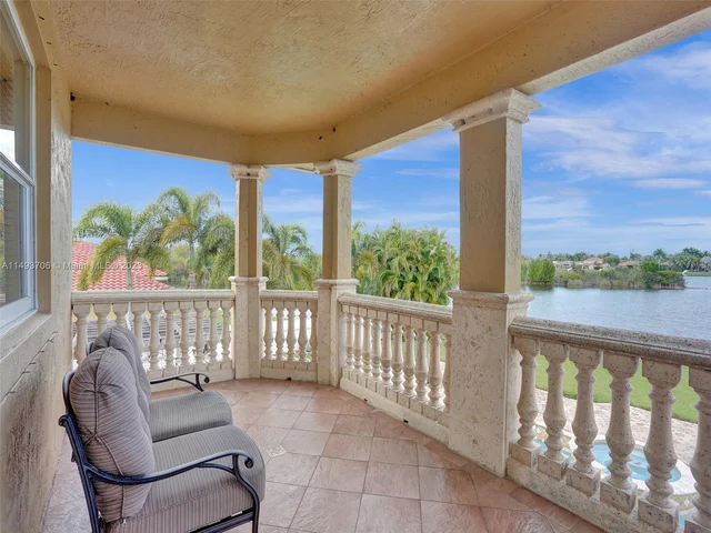 18691 SW 12th St, Pembroke Pines FL 33029