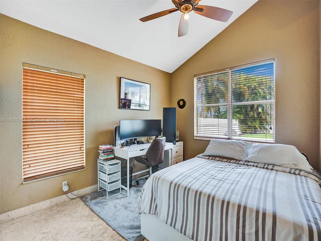 18691 SW 12th St, Pembroke Pines FL 33029