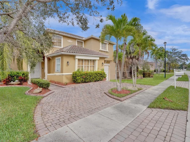 18691 SW 12th St, Pembroke Pines FL 33029