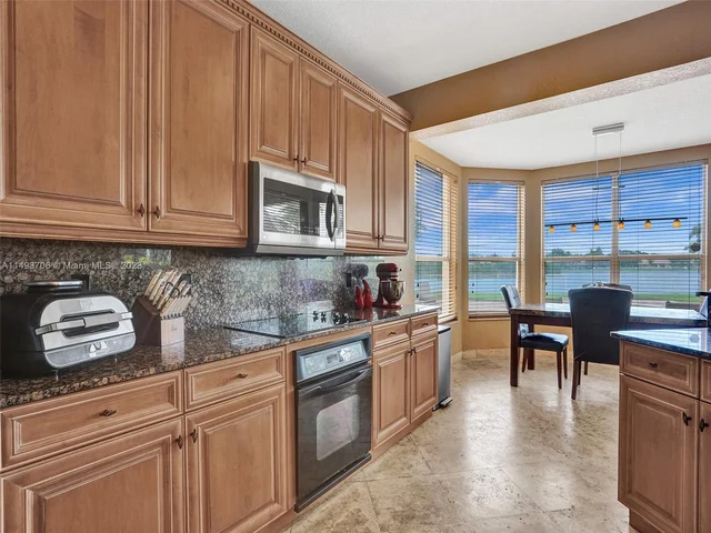 18691 SW 12th St, Pembroke Pines FL 33029