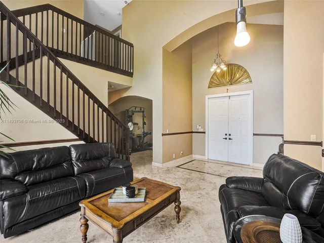 18691 SW 12th St, Pembroke Pines FL 33029