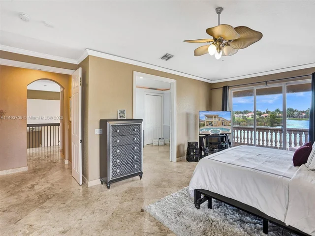 18691 SW 12th St, Pembroke Pines FL 33029