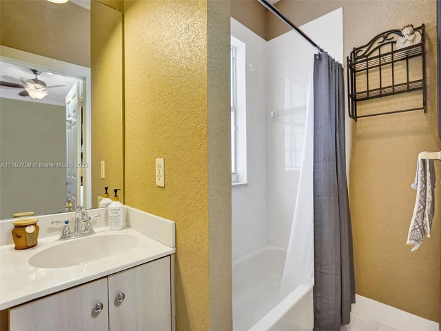 18691 SW 12th St, Pembroke Pines FL 33029