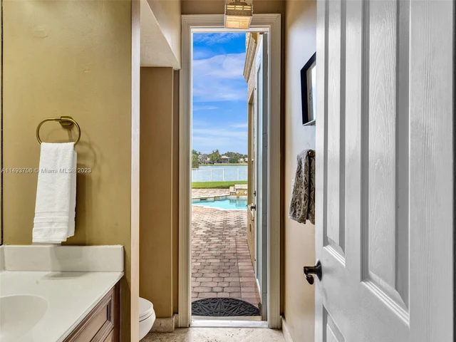 18691 SW 12th St, Pembroke Pines FL 33029