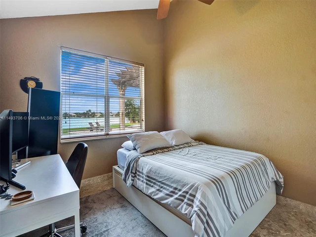 18691 SW 12th St, Pembroke Pines FL 33029