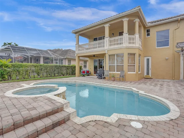 18691 SW 12th St, Pembroke Pines FL 33029